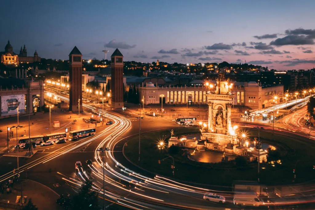 barcelona plaza españa at night with lights